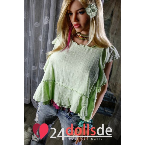 Wie wäre es mit einem aufregenden Sex mit deiner Sexpuppe?