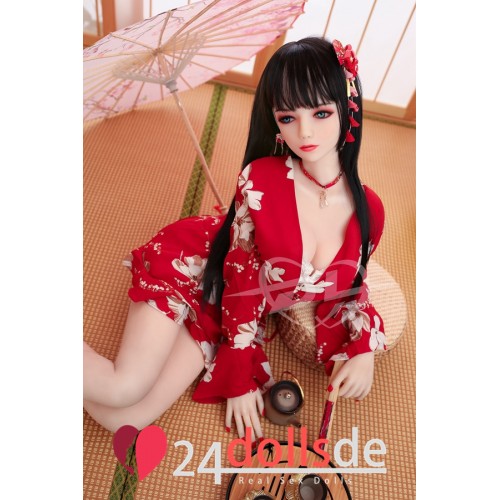 Bequeme Sexstellung mit Sexpuppe