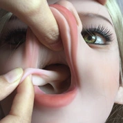 Kopf mit Zunge für maximales Oral-Vergnügen