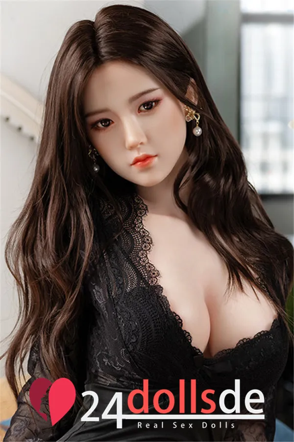 Schwarzes Haar und schwarze Augen Sofortige Lieferung Sex Puppe Gisela 158cm