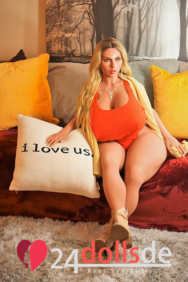 Frau Mit Sexpuppe