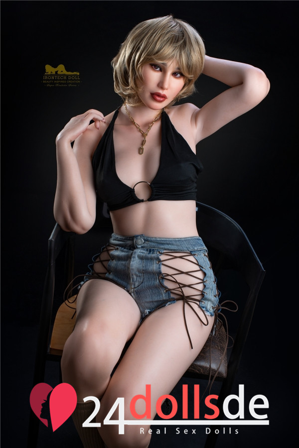 G-Cup sexpuppens Irontech Doll sexy