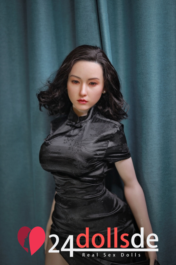 I-Cup Deutsche Sexpuppen Briana
