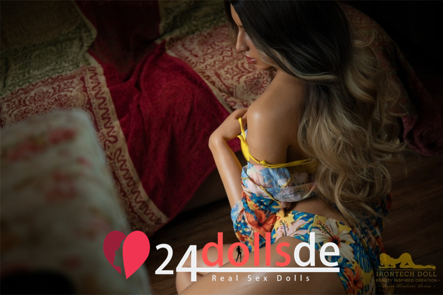 C-Cup Realistische Erotische Große Titten Janae