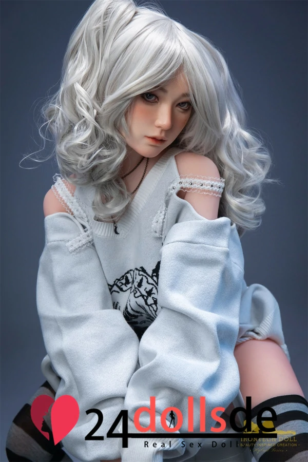 Schöne Akte Alwine Irontech Doll