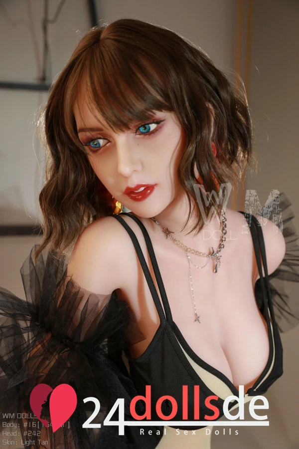 männliche sexpuppen Brinley