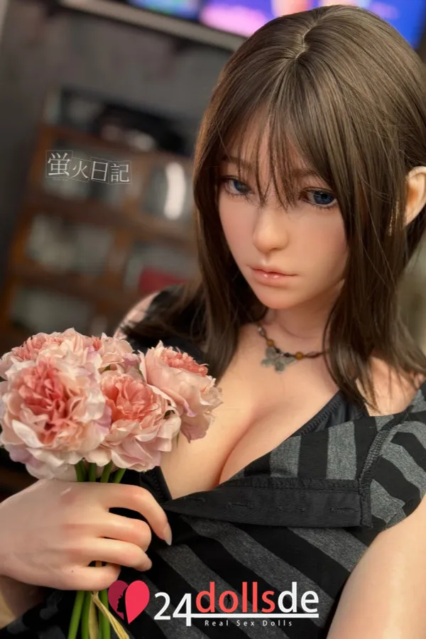reale sexpuppen Saeko