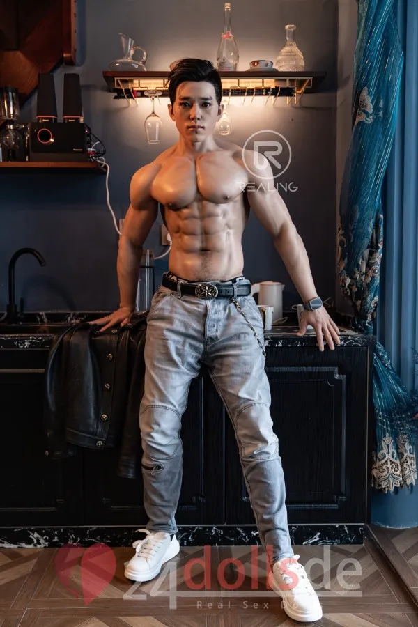 sex puppen männer Hogan