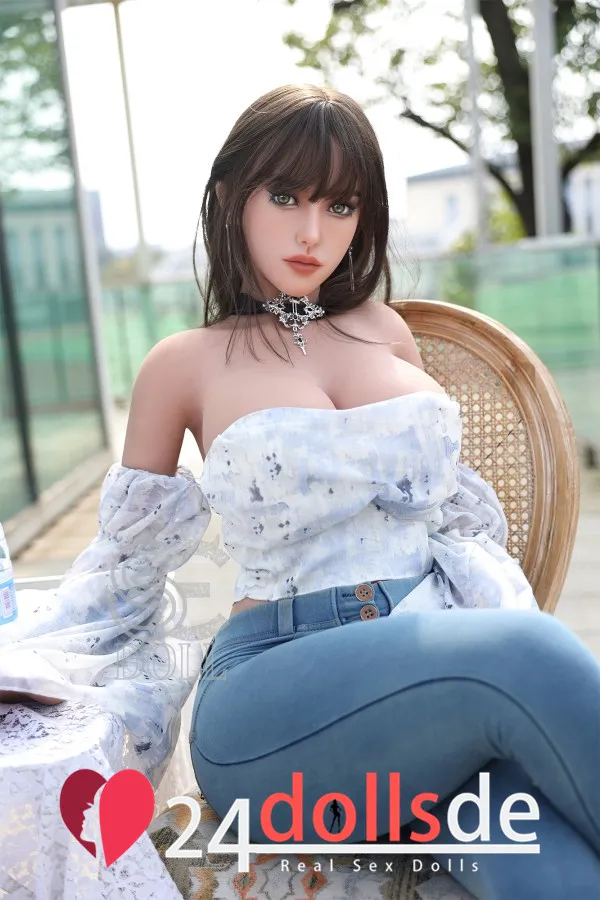lebensgroße sexpuppe Elsa